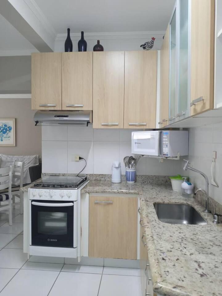 Apartamento completo na calçada da praia Lejlighed Guarujá Eksteriør billede